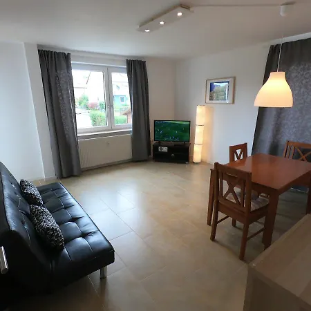 Bs Living Ap Am Zoo *